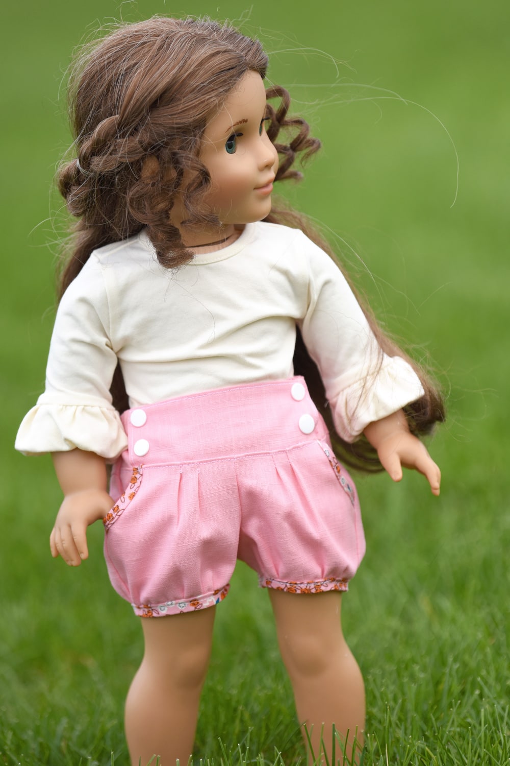 This 18-inch dolls bubble shorts pattern is beautifully finished and fully lined without raw edges showing, giving it a truly professional finish.